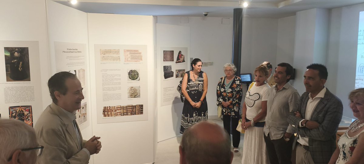 Dip_Va's tweet photo. 🏛️ El diputado Moisés Santana ha asistido a la inauguración de la exposición didáctica “Simón Ruiz, su vida y su legado” en el Museo de las Ferias de Medina del Campo.

📜 Una muestra que pone en valor la figura de Simón Ruiz, su contribución histórica y el legado que dejó vinculado a Medina del Campo.