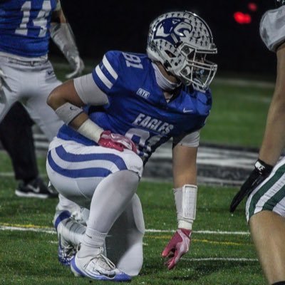 CoachZackGoodFB's tweet photo. '27 Preseason Head Hunter TE Rankings:

1. @devon_myrie 6'5 210 NFL Academy UK
2. @_brunocook 6'1 220 Gilmour Academy, OH
3. @Cookii2Tuff 6'2 225 Grove City Christian, OH
4. @CohenGuest67 6'4 225 University, FL
5. @cole_k22 6'4 210 Marbury, AL https://t.co/ZmnWNAtUHm