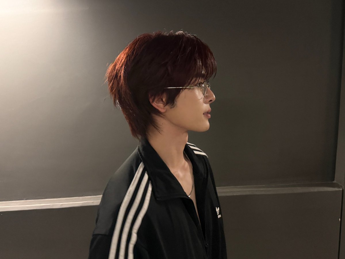 fairypedta's tweet photo. Side profile santa gila banget https://t.co/BlxX9ZPTv3