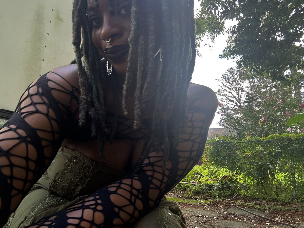 luvrgworl's tweet photo. feeling xtra #angelic https://t.co/H4xIi7Of2G