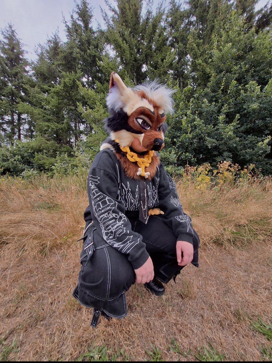 Featheredtrail's tweet photo. Vex💜

Includes:
~Lined head
~Necklace
~Mesh eyes
~Refsheet
~Lot's of extra's
❗️💜€800+shipping💜❗️

~~~~~~~~~~~~~

2 commissions open for fursuit-hoods!
Both €950+
DM me for a quote💚🤞 https://t.co/5GRfIQBvsI