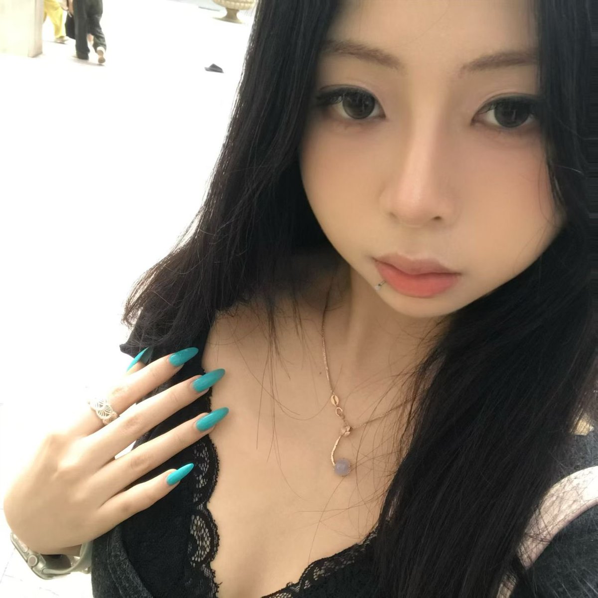 ramouo_11's tweet photo. 我好喜欢这个松石绿指甲 高低要去再做一遍嘿嘿 https://t.co/JJL83eZuxQ
