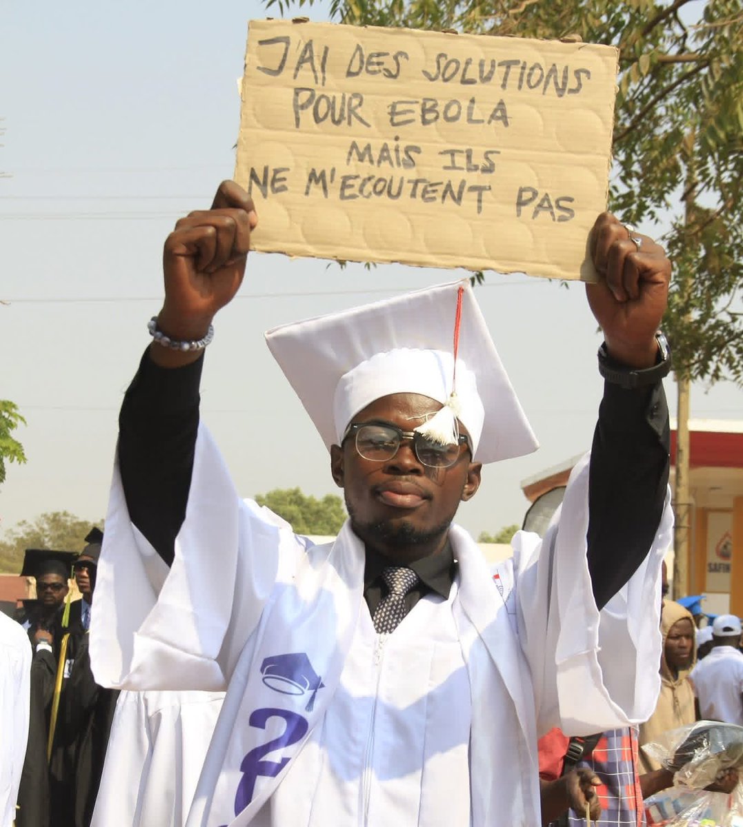 michel_zondo's tweet photo. Lu pour vous :
Je suis #KANKONDE Jean, nouvellement diplômé d'un Master en Santé Publique dans le département d'Épidémiologie, Prévention et Contrôle des Maladies/Université de Lubumbashi.
Je suis convaincu que la jeunesse scientifique congolaise a sa place dans la résolution des défis sanitaires.
« J'ai des solutions pour Ebola, mais ils ne m'écoutent pas » est un appel à la réflexion.
Au-delà des soins médicaux ; les croyances, les coutumes et la désinformation restent une barrière dans la lutte contre Ebola.
Cependant, la communication en est une meilleure arme. Elle rapproche les communautés des services de santé et renforce la confiance.
J'appelle les autorités et les chercheurs à valoriser les compétences locales et à impliquer davantage la nouvelle génération. Les solutions de demain peuvent venir des jeunes d'aujourd'hui.