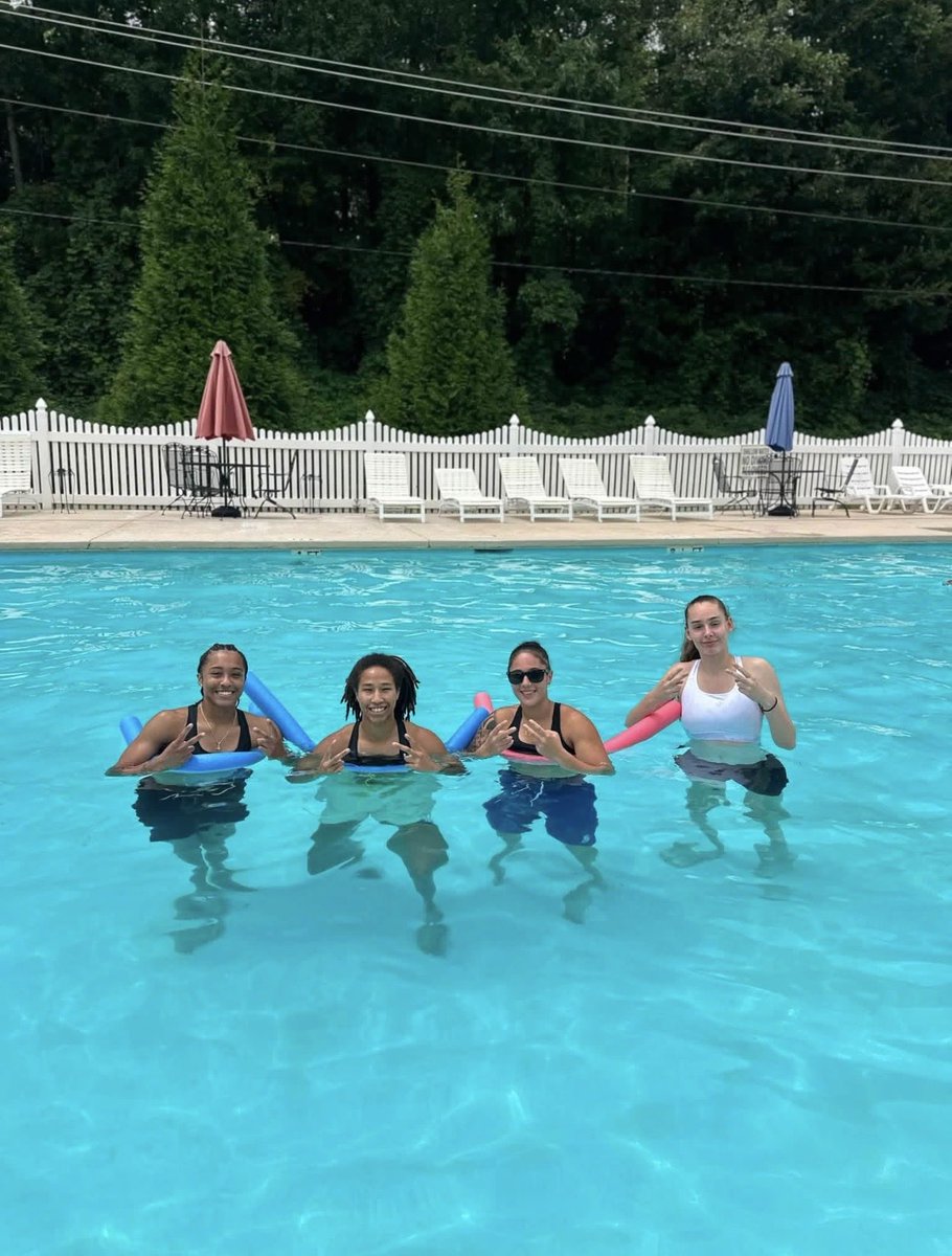 BlueHoseWBB's tweet photo. And that’s a wrap on summer 2026 ☀️ 😎 https://t.co/XCBN5cblUA