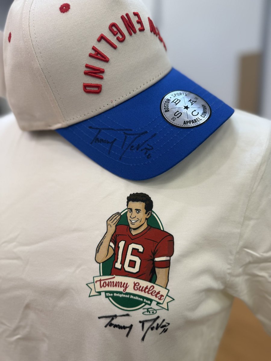 Savageboston's tweet photo. 🚨 GIVEAWAY 🚨

I’ve teamed up with @bostonsportsco to give away a Tommy Devito signed New England hat and a signed “Tommy Cutlets” shirt! 

To enter:

— like and comment on this post
— Follow @bostonsportsco and @Savageboston 

Retweet for bonus entry. Good Luck! https://t.co/5lwugzurUd