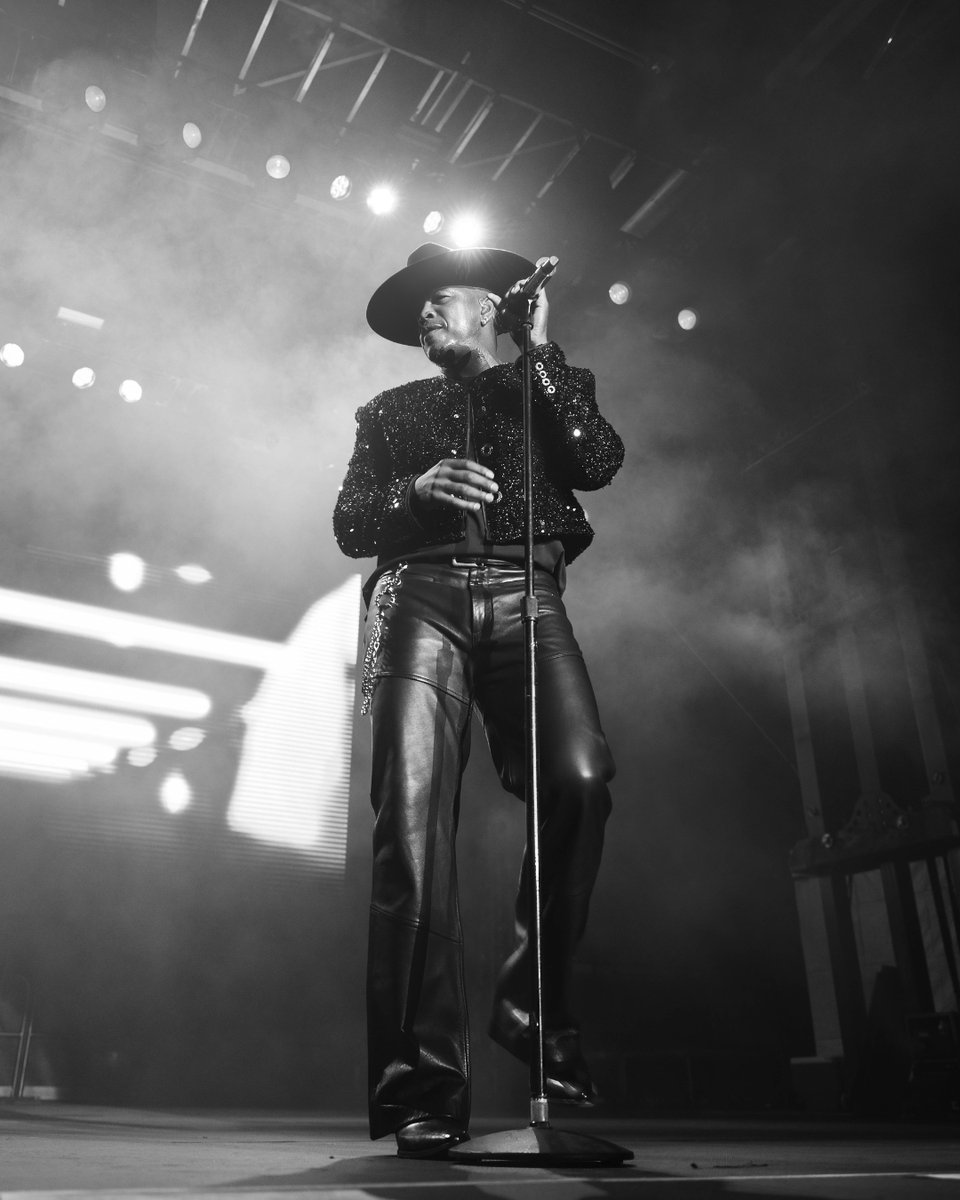 MGMExperiences's tweet photo. 7 days. @NeYoCompound &amp; @Akon bring the Nights Like This Tour to MGM Grand Garden Arena on August 14. Don't wait - limited tickets left 🎟️

🔗 https://t.co/H4unPivDh0 https://t.co/sSYy2evFCq
