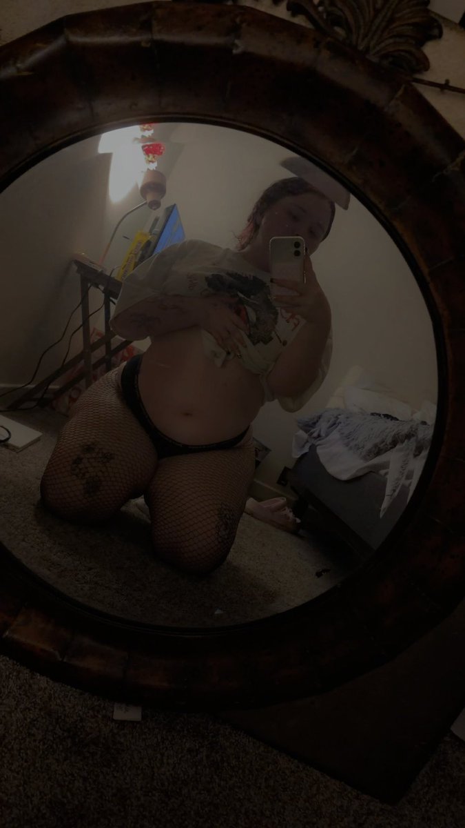 Lunalust9's tweet photo. Just posted on my priv again 😉 go watch me fuck myself with my toy 🫶🏼 it’s only 20$ for life 💋 https://t.co/bNNirSkuJs