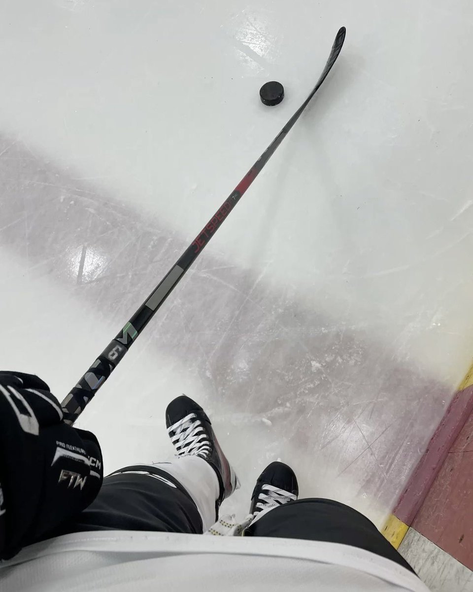 huntrdvnp's tweet photo. tava em casa hoje🏒 https://t.co/8uTjs4G7MQ