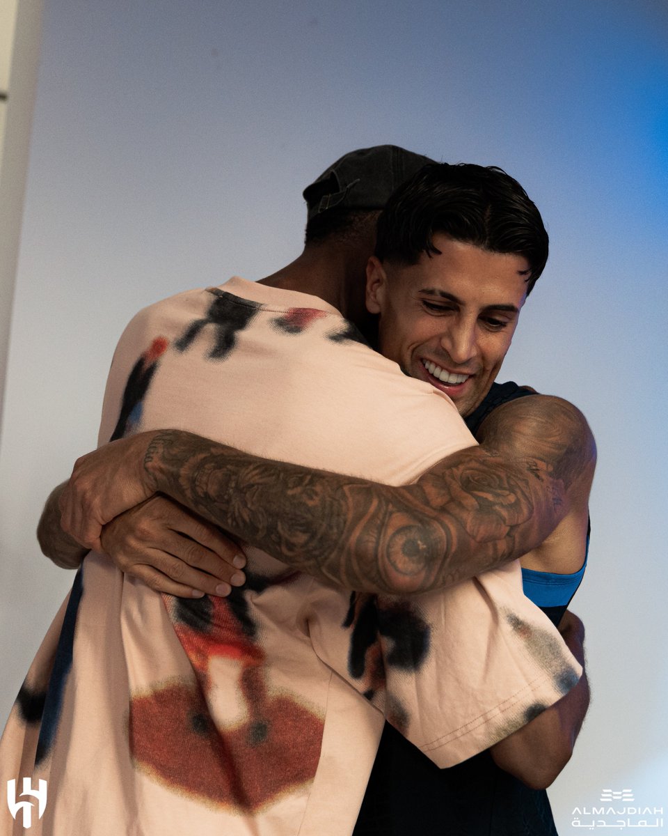 Can20lo's tweet photo. شوفوا فرحه كانسيلو بالهلال
ويجيك واحد يقولك كانسيلو ما يحب الهلال
والله انه عاشق هلالي لكن تعامل مدربكم معاه كان رْفت https://t.co/hRZ7N42Wgh
