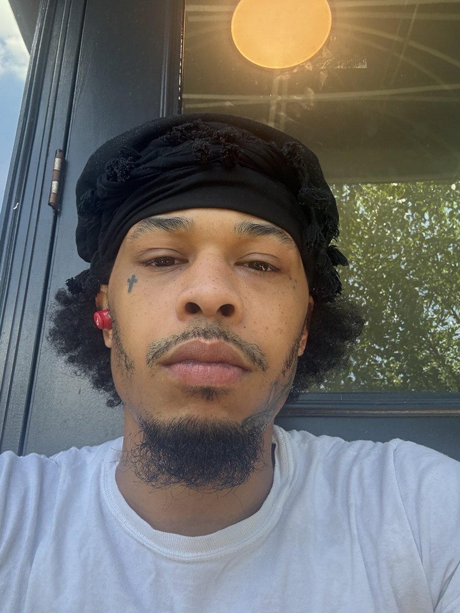 JutknowsBall's tweet photo. Told her I can make lil bro spin for no money, where I’m from that’s how we up the sco my credit good too😎🎯 https://t.co/E0GHKGAj6j