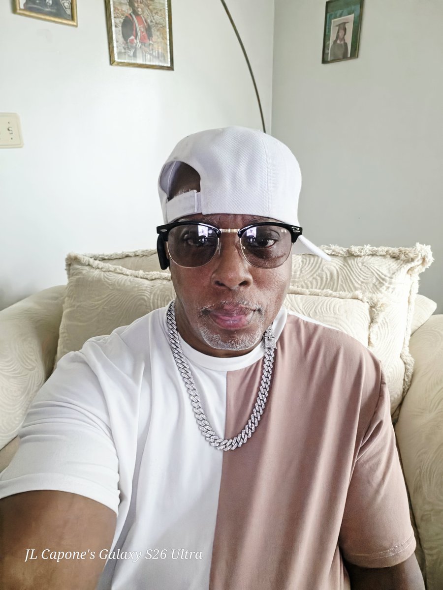 MR_JLCAPONE's tweet photo. T. G. I F. Have a great weekend family 😎 https://t.co/Jh7F3Izjzp