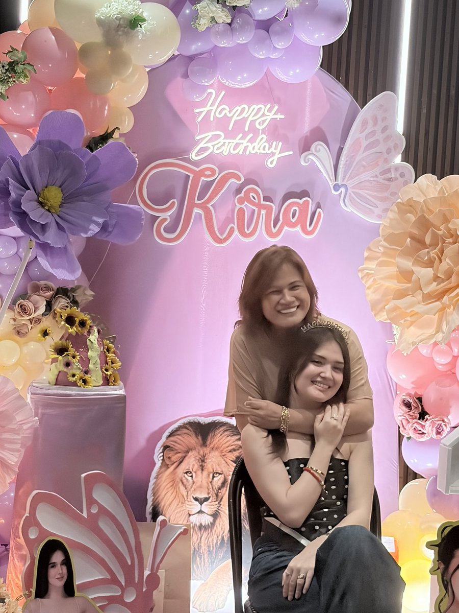 aztriaverse's tweet photo. kira and tita vickyyy 🥹 https://t.co/jV48pUlgiY