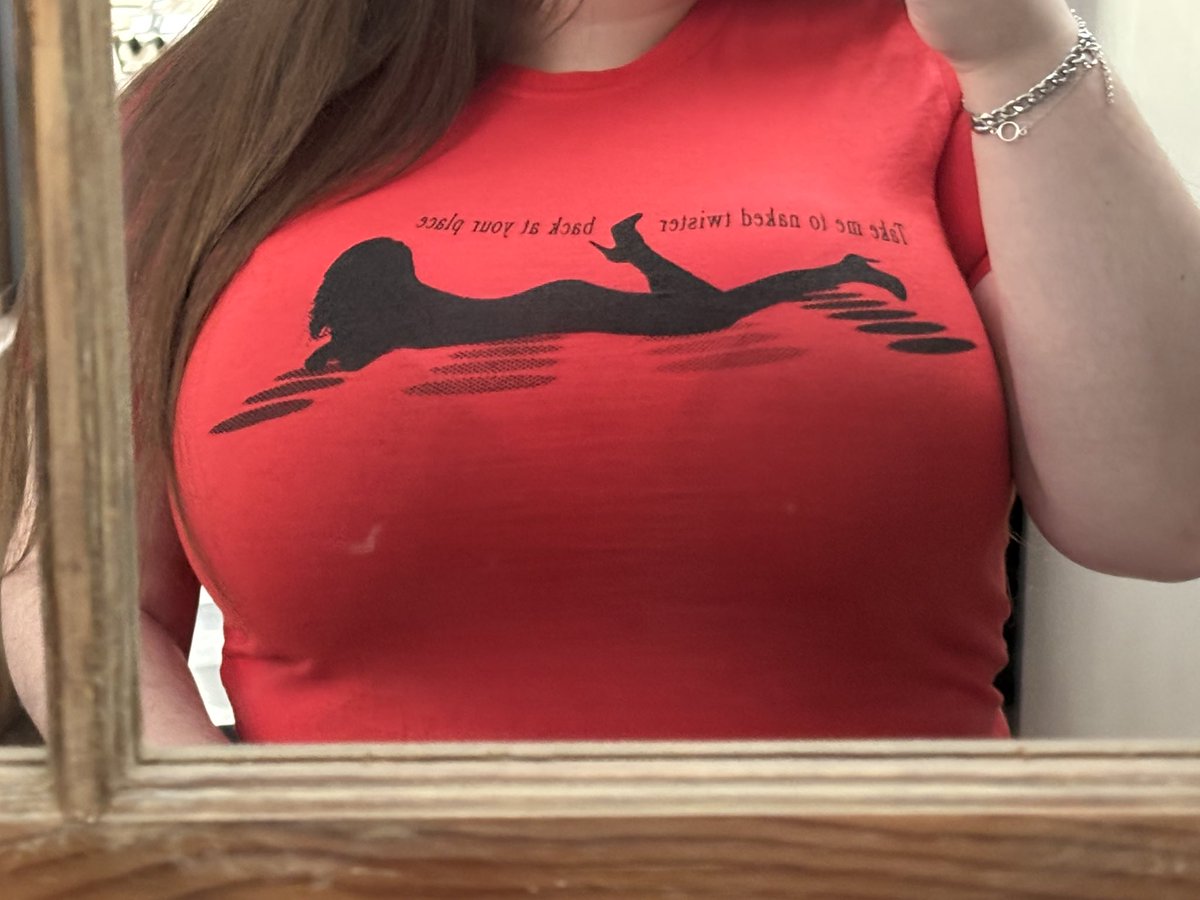 vrtualbrina's tweet photo. happy sabrina merch delivery day https://t.co/STIatCnDPu