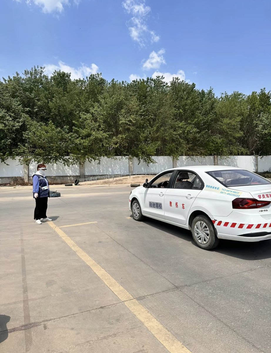 jenni_lind74513's tweet photo. Just nailed my first parallel parking! No more panicking at the sight of cones—definitely the most satisfying win of this week. #LearningToDrive https://t.co/9FlKE85q3T