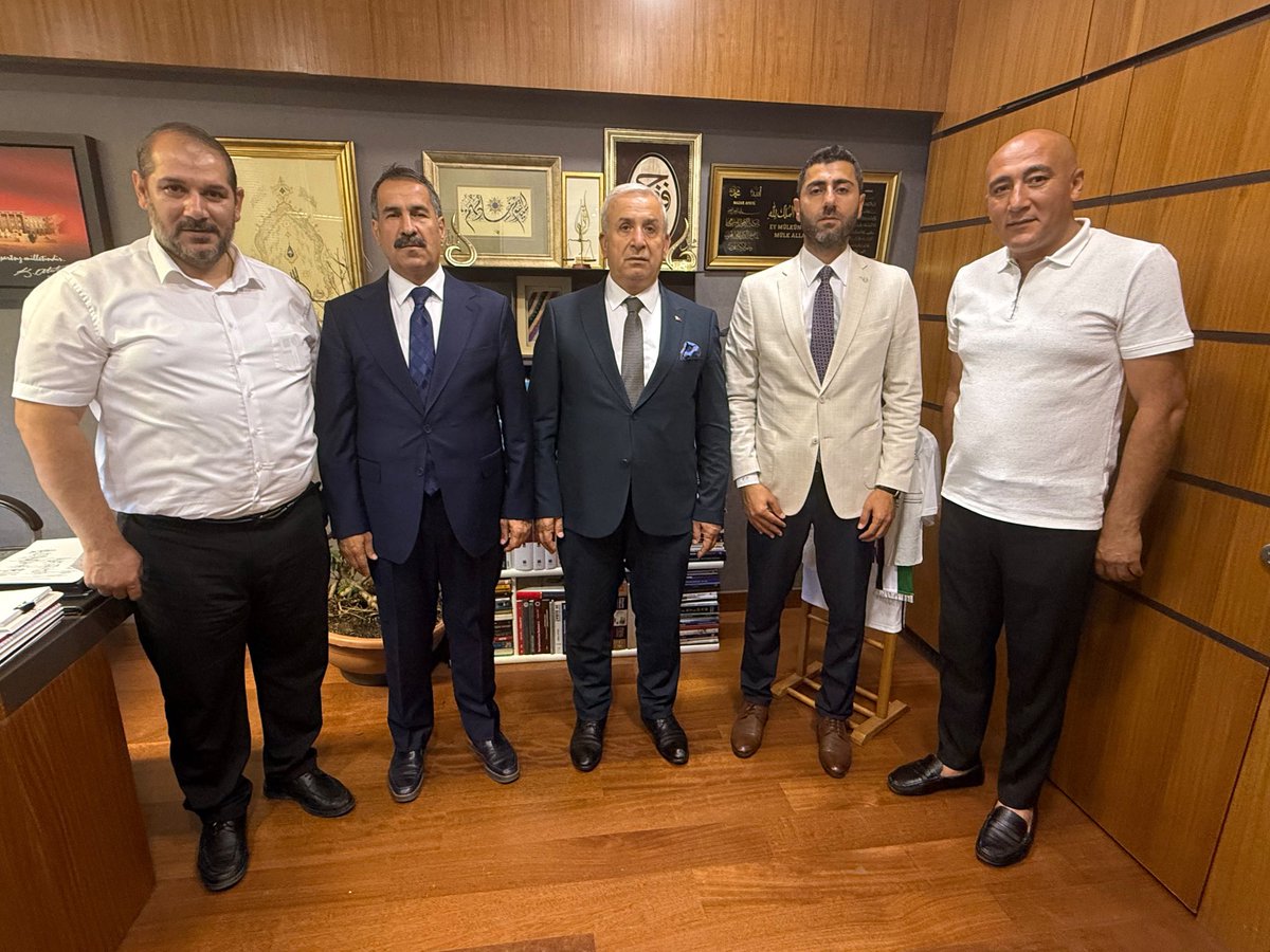 tumorsiad's tweet photo. 📍 TBMM 
AK Parti Kocaeli milletvekilimiz sayın, Cemil YAMAN beyi makamında ziyaret ettik.
Derneğimiz faaliyetleri hakkında sayın vekilimizi bilgilendirerek fikir alışverişinde bulunduk. Nazik kabulleri ve değerli görüşleri için kendilerine teşekkür ederiz. @cemil_yaman @muzaffer_bag @tumorsiad