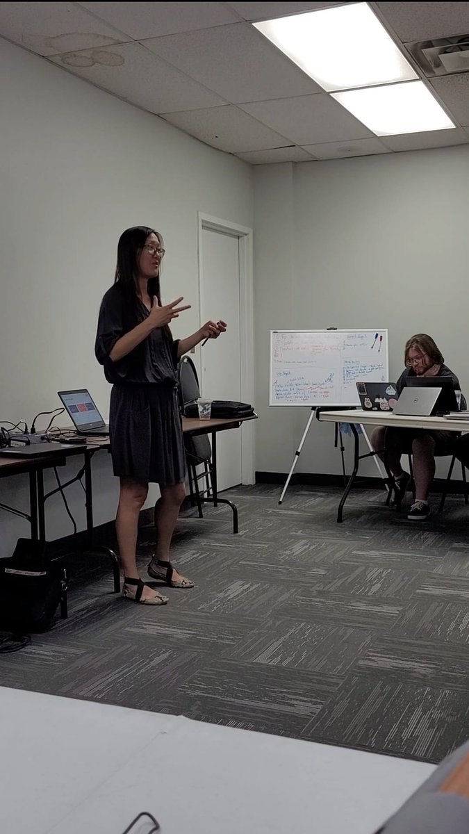 GetTogetherTO's tweet photo. Earlier this week, Connecting Generations Forward’s latest cohort of students met together for an engaging session on networking led by two of CGF’s experienced coaches, Shehzad Qureshi and Adrianne Largo!

CGF Sign-Up: https://t.co/ytXEe2C5Y0

#ConnectingGenerationsForward https://t.co/AJpwGhPsrB