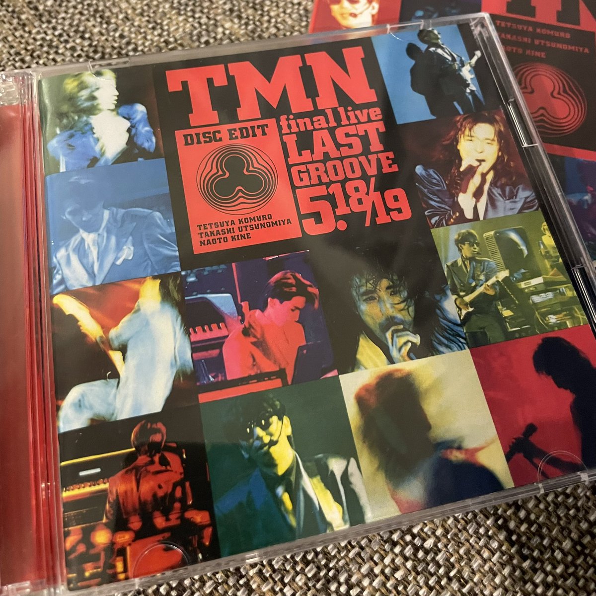 _sanami_'s tweet photo. そうか。
このCD、iPhoneに入ってないから、DVDを見るたびに新鮮に寂しい気持ちになっちゃうのか。そんなに頻繁に見ませんがね…毎回「終了かぁー」と思いながらTIMEMACHINEを聴くのである。（←しかもラストの一曲だけ５回くらいリピートする）
iPhoneに入れるかなー。#TMNETWORK https://t.co/2987xczi5F
