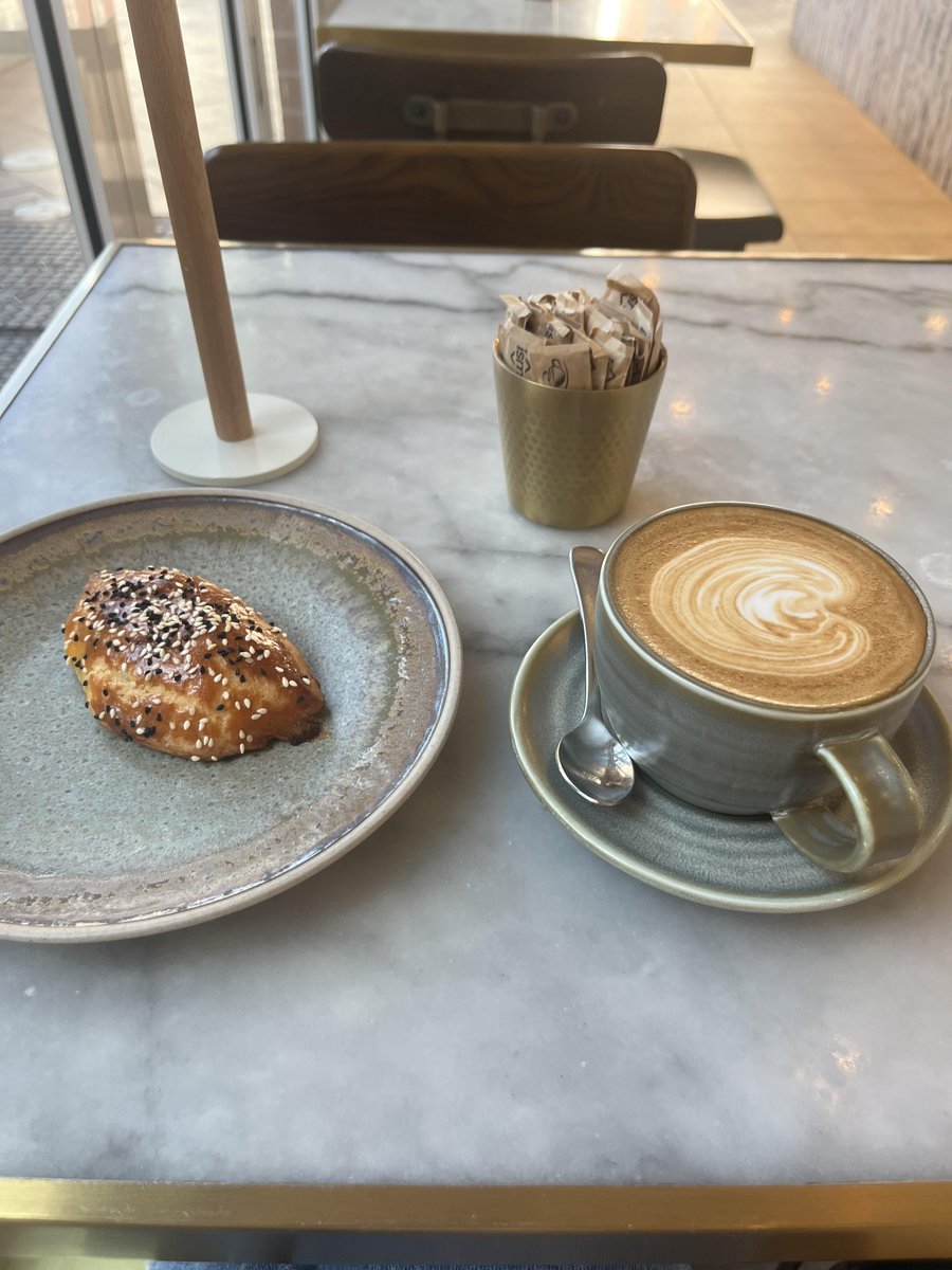 Velvet_Alpha's tweet photo. Good morning New York https://t.co/ertswtP4hD