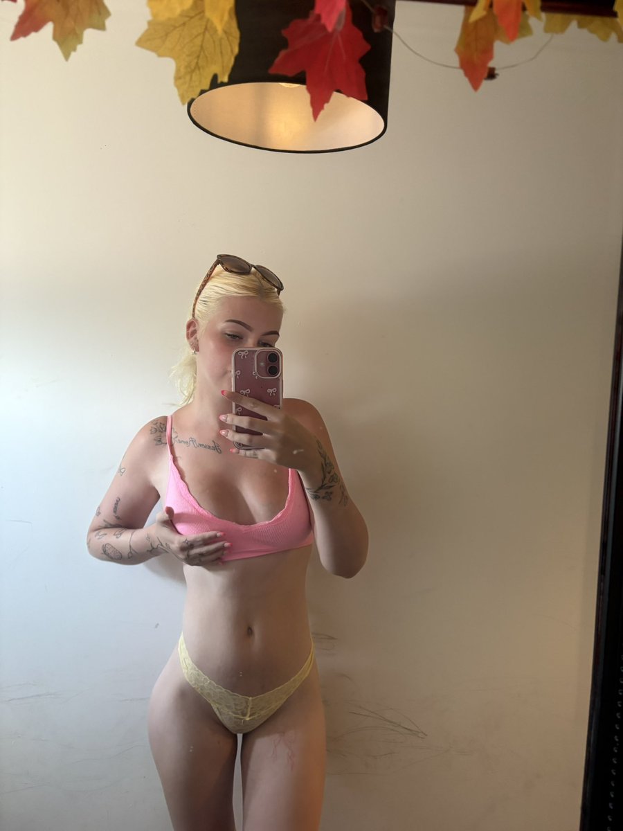 goddessjersx's tweet photo. All your weekend gooning needs in one place xx
#bratty #UK #lips #lashes #blonde #ukgirls #chav #chavs #goongonwild https://t.co/cfu9Avaww7