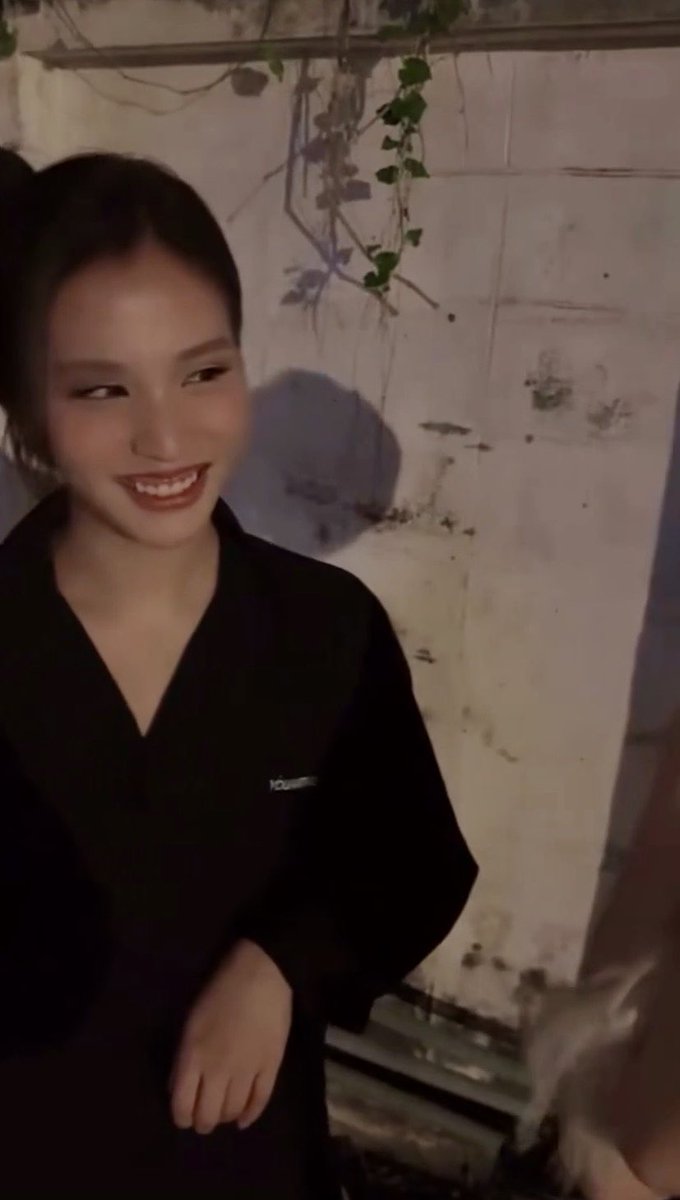 sasswithay's tweet photo. The smile✨                  The reasons 🐾♥️

#emiamily #beonnnie #lilmuju https://t.co/EnXd66jRHM