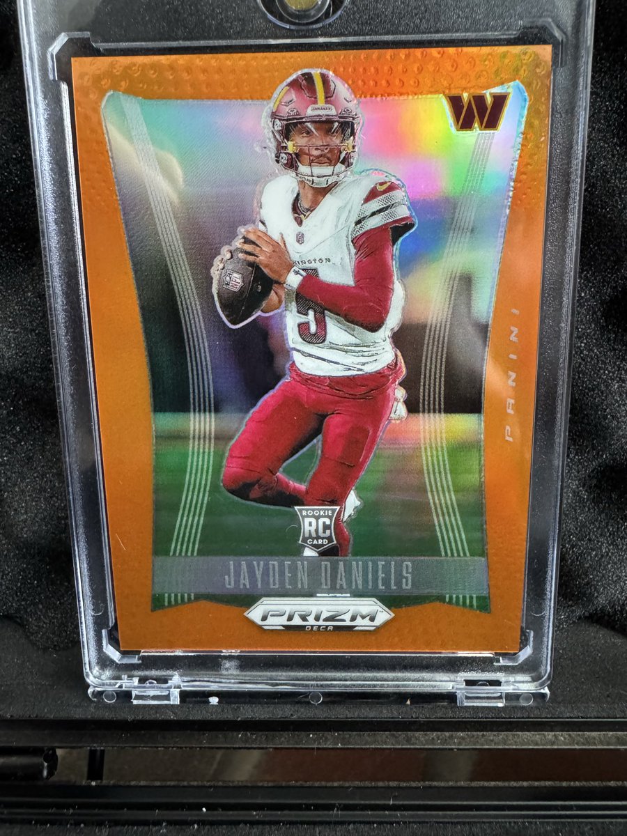 sports_azguy's tweet photo. @ronniegcards Wemby /85
Jayden /49
Cooper refractor https://t.co/0QKd1ts1nk