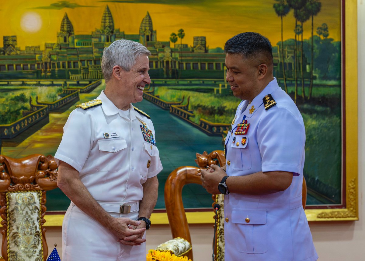 USPacificFleet's tweet photo. 🇺🇸🤝🇰🇭 Adm. Steve Koehler, commander, U.S. Pacific Fleet, met with Cambodian military and naval leaders during a visit to Phnom Penh and Ream Naval Base, reinforcing the U.S.-Cambodia defense partnership and advancing regional maritime cooperation. #USNavy #Cambodia #Partnerships https://t.co/4gr8ljeAVb