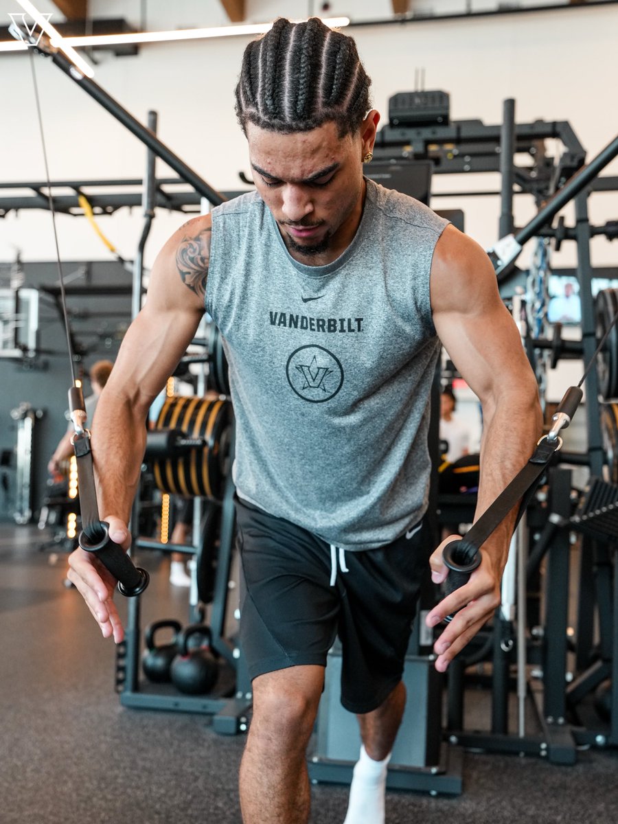 VandyMBB's tweet photo. Summer gains 💪 https://t.co/tRiAPeSfHu