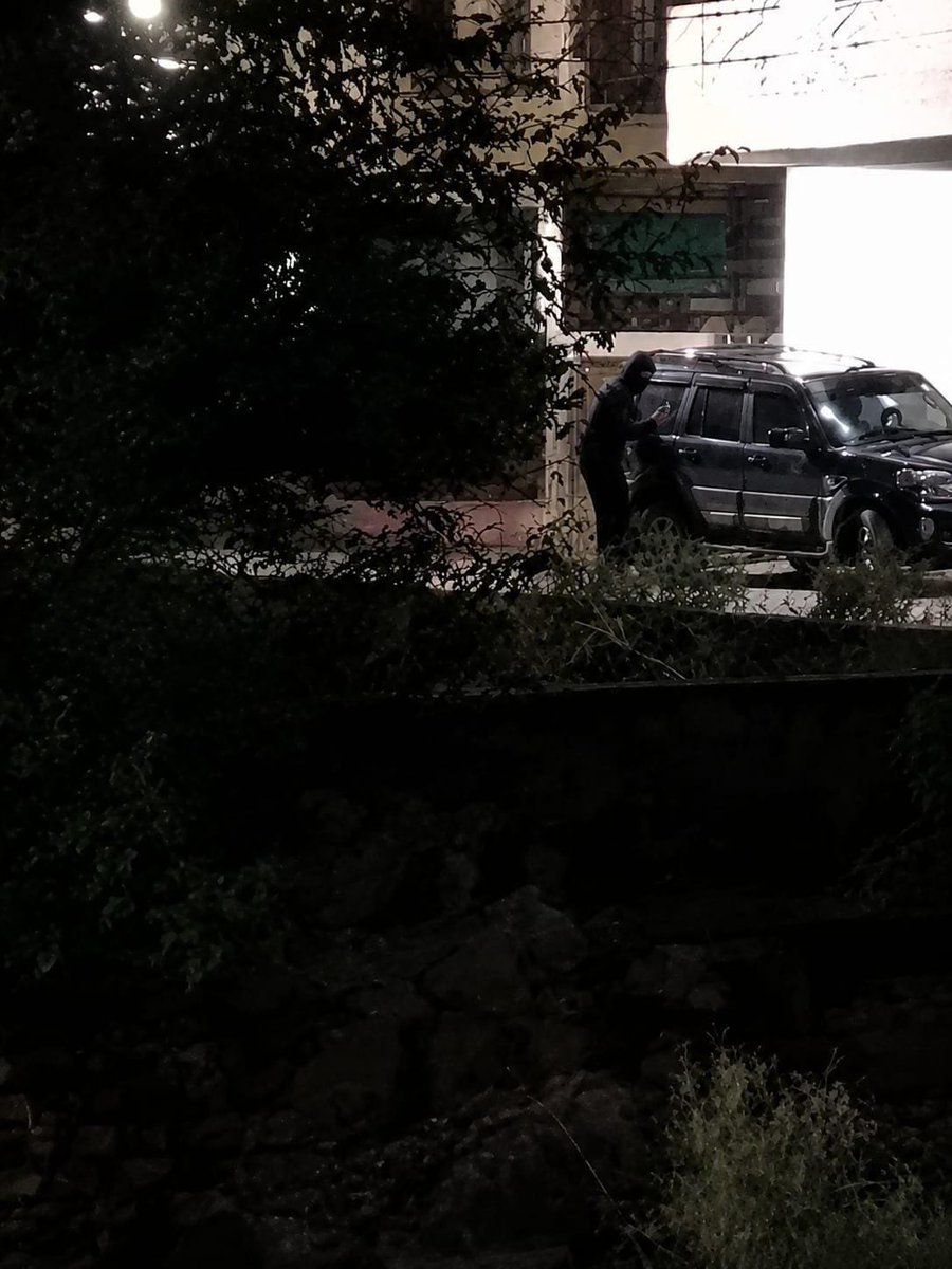 _ComebackArc_'s tweet photo. 2. Since then many many cases started to come near my colony where robbers ring bell of empty houses at night to check if someone is there . https://t.co/sPyL4LqSzJ