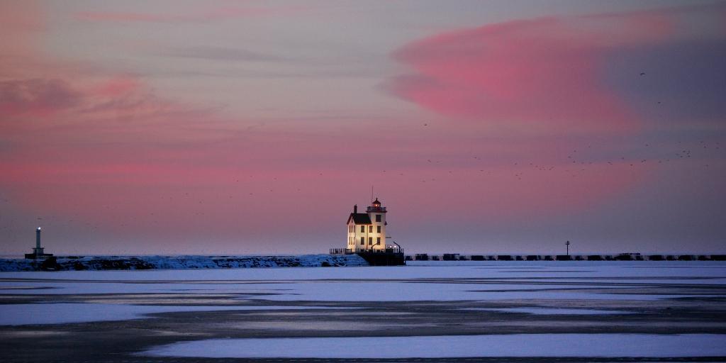 OHHeartofitAll's tweet photo. Happy National Lighthouse Day!

💡 Ohio is home to many incredible lighthouses, 13 of which are listed on the National Register of Historic Places. https://t.co/gwjRIySNZi https://t.co/vILF0f0Q3l