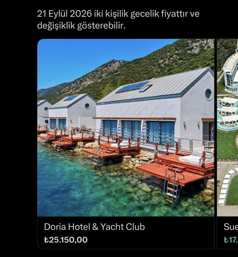 YusufYavuz3's tweet photo. Bir coğrafya nasıl çalınır, herkese ait olan nasıl sadece şirketlerin olur?

Kaş Bucak Denizinde suyun içine kadar sokulan bir otel. Düşük sezonda gecelik oda fiyatı 25 bin TL. 
Yanında aynı bölgenin 1980’lerdeki hali. Deniz tabanından buz gibi kaynak sularının çıktığı yıllar. ⬇️ https://t.co/zdQHyR3uj4