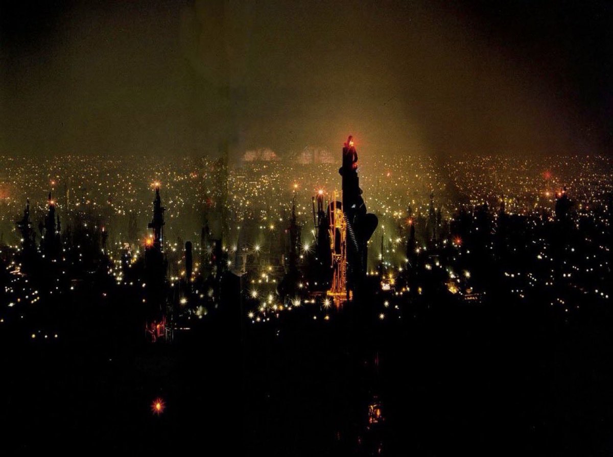 Jopolkadot's tweet photo. Blade Runner

Ridley Scott
1982 https://t.co/RxrMOwQ2SR