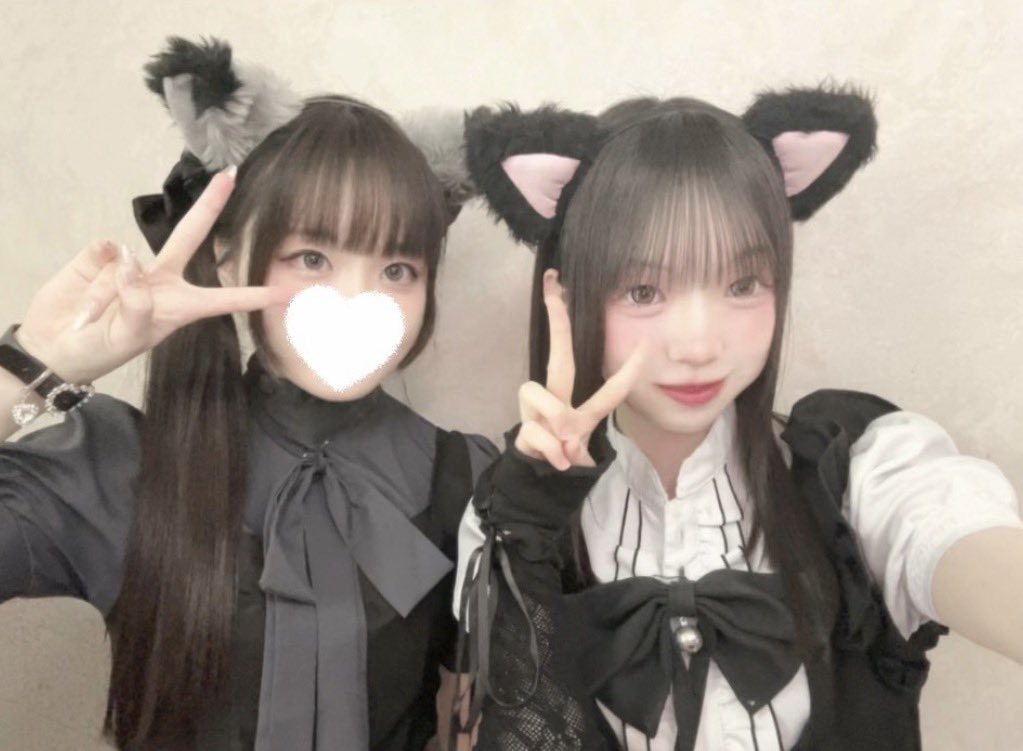 Mikecafe_ai's tweet photo. おきゅおわです❣️
黒猫の衣装似合ってるって褒めて貰えて嬉しかったです🐈‍⬛🩶
二人の時間や念願のにあちゃんと3人の時間もありがとうです︎🫶🏻🎀
今日はあめちゃんとおデートしてきました���💓また写真楽しみにしててね🎶
Alt⬇️ https://t.co/qxEEI9r8d7