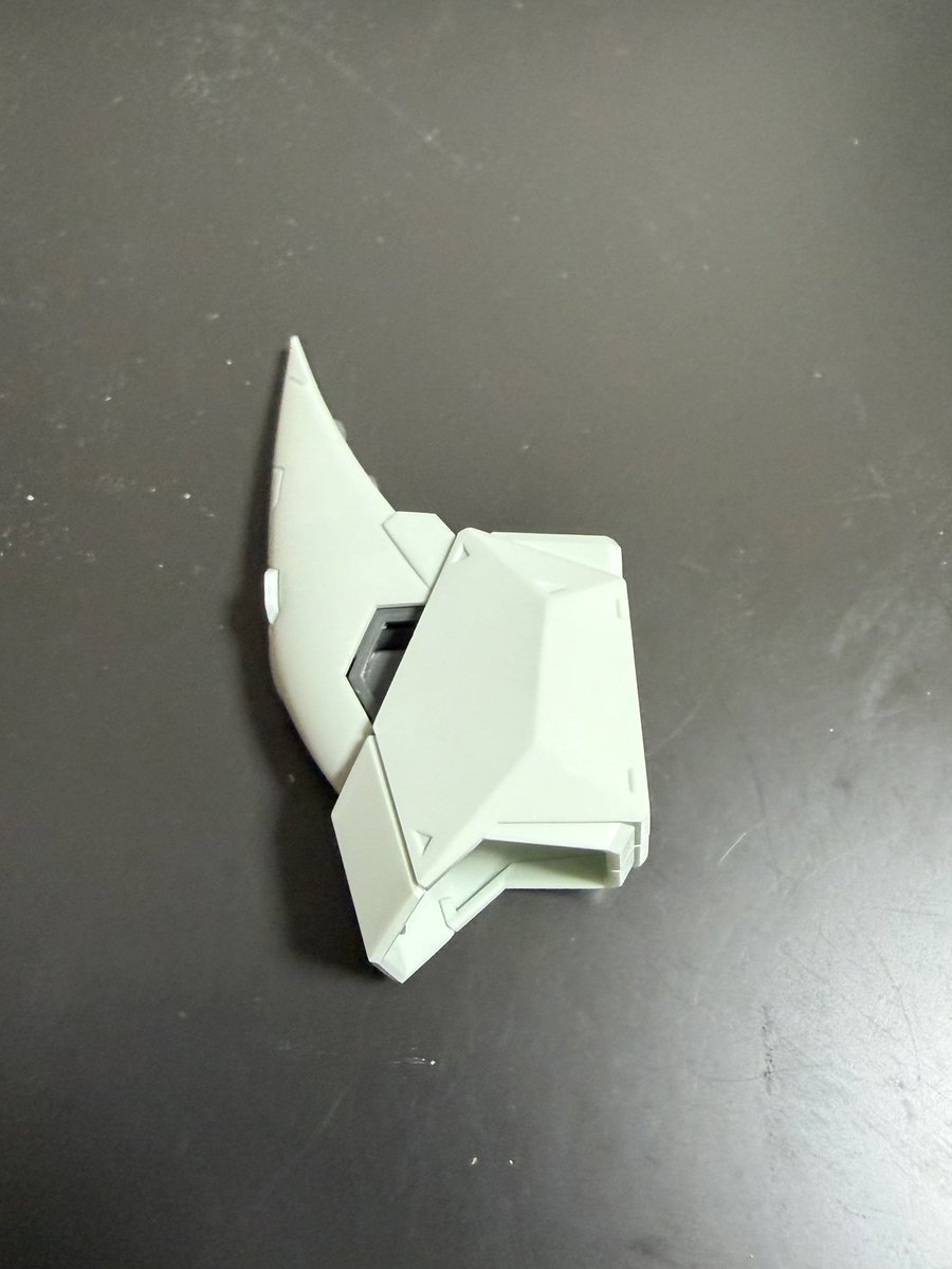 ALICE__0103's tweet photo. Ξガンダムの腕部ミサイルコンテナの展開再現。切って削ってそれなりの形にはなったかな。 https://t.co/gVBYD4TPlV