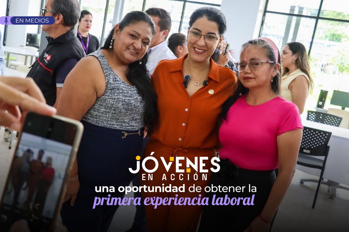 Educacion_Ec's tweet photo. 🎙️ [EN MEDIOS] Durante su visita a Santo Domingo de los Tsáchilas, la ministra @GildaAlcivarOk dialogó con medios locales como Radio Macarena, Radio Max, Zaracay TV y Majestad TV, donde compartió las acciones que impulsa el Gobierno Nacional en beneficio de la juventud.

En las entrevistas destacó #JóvenesEnAcción, una iniciativa que abre las puertas a la primera experiencia laboral para miles de jóvenes, permitiéndoles fortalecer sus habilidades, adquirir experiencia y dar un paso firme hacia la construcción de su futuro. 💼🚀🇪🇨