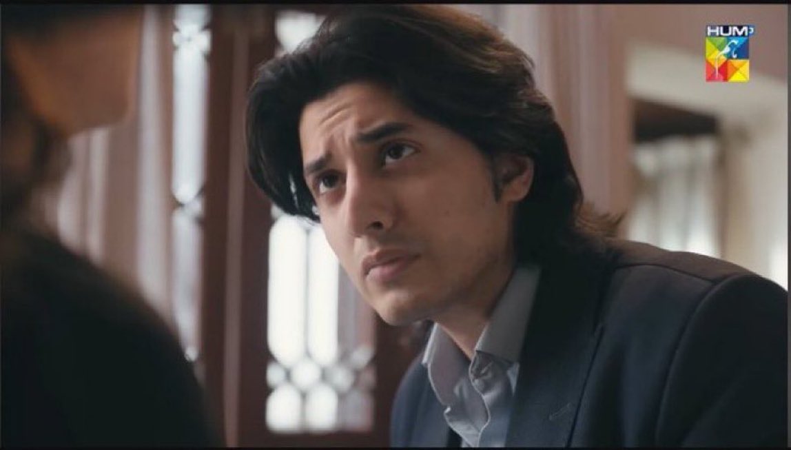 MalaikaA36810's tweet photo. Short one scene acc to this cap!! 
🫣🫶🏻 #zanjeerain #Sarbiya https://t.co/R8N0JgGUiA