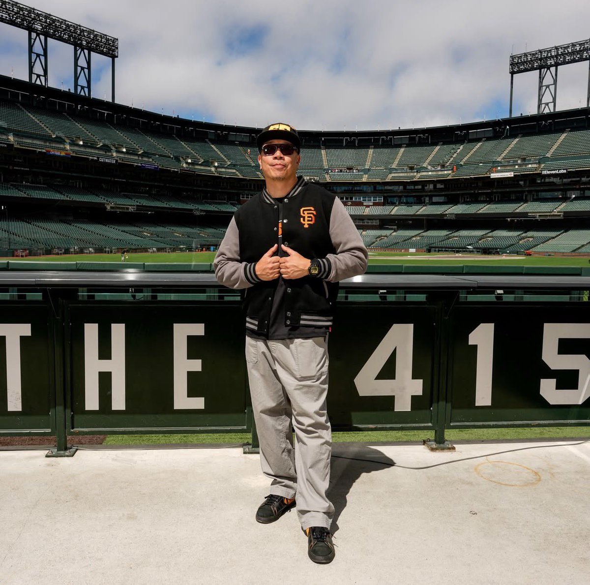 LeRoid's tweet photo. Available now til end of the season! My @SFGiants Artist Series merchandise, exclusively at @OracleParkSF! #leroidart #nothinglikeit https://t.co/M1Y2s6GeI8