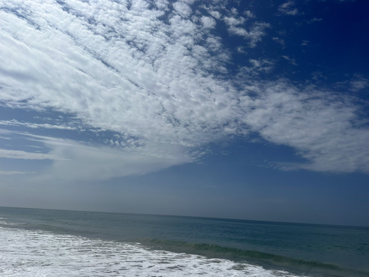 NKaravedas's tweet photo. Following my Dr orders....
"take your medicine daily" Yessir
Happy Friday again everyone
😎🌊☀️#BeachLife #Blessed https://t.co/jUNHohKp6p