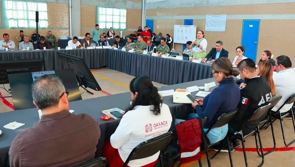 RCMultimedios's tweet photo. Poder Judicial refrenda coordinación institucional en la mesa de seguridad regional
@tsjoaxaca 

 https://t.co/HUzmIrARO3 https://t.co/VKZVSk67IM