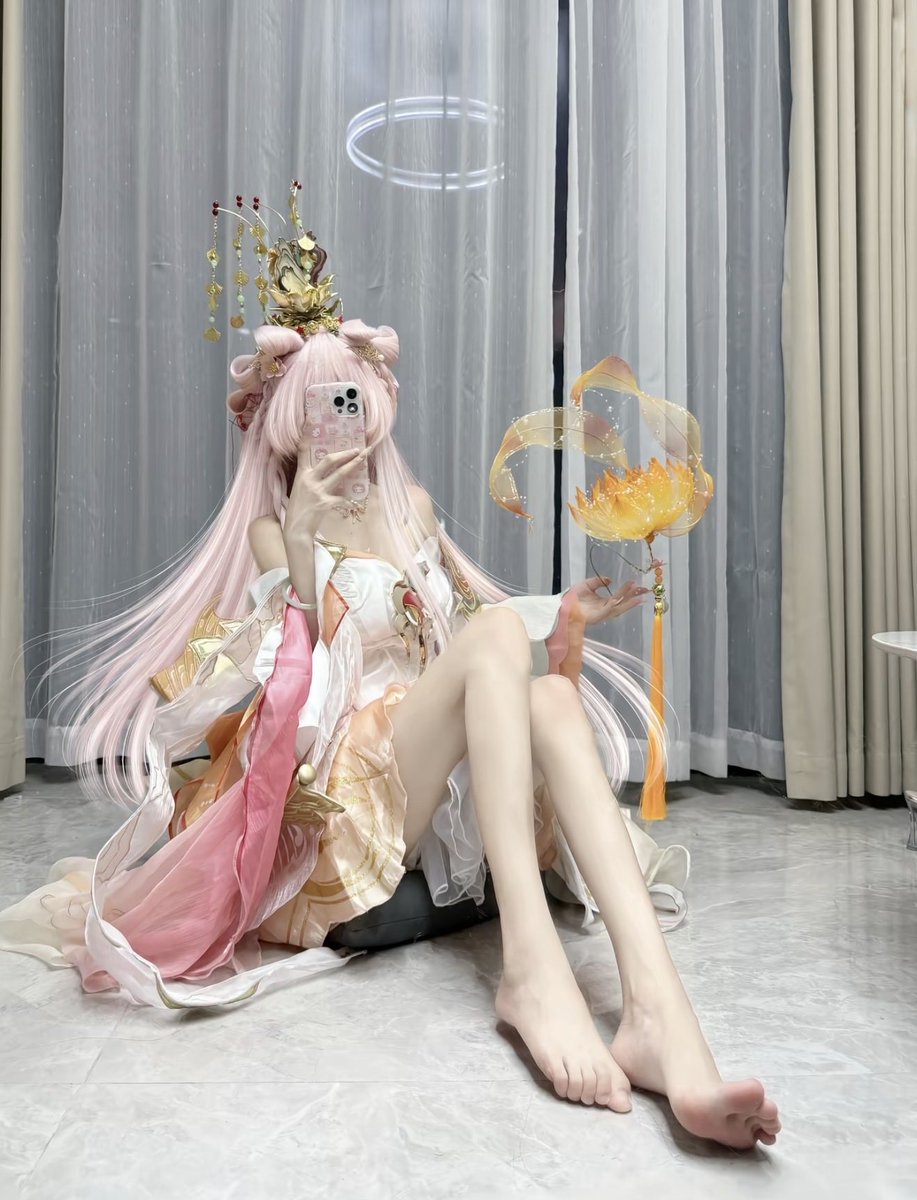 Wei49da's tweet photo. 第一次发帖有点紧张今天把脚丫子都露出来了…你会看吗？
#cosplay #cos https://t.co/NWjBMLPx0P
