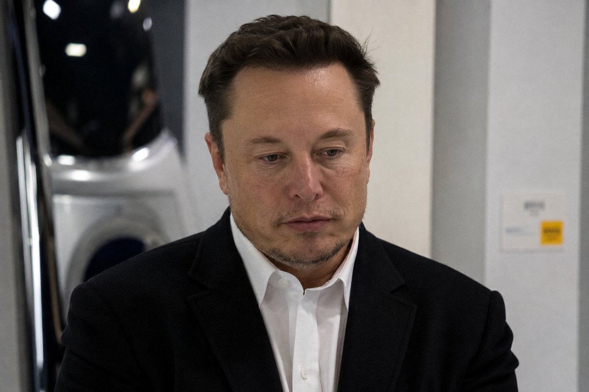 AmericaRecharge's tweet photo. If public opinion shift against Elon Musk do you still support him ??

A) Yes 🟢 

B) No 🔴 https://t.co/FSRLcVPhVv