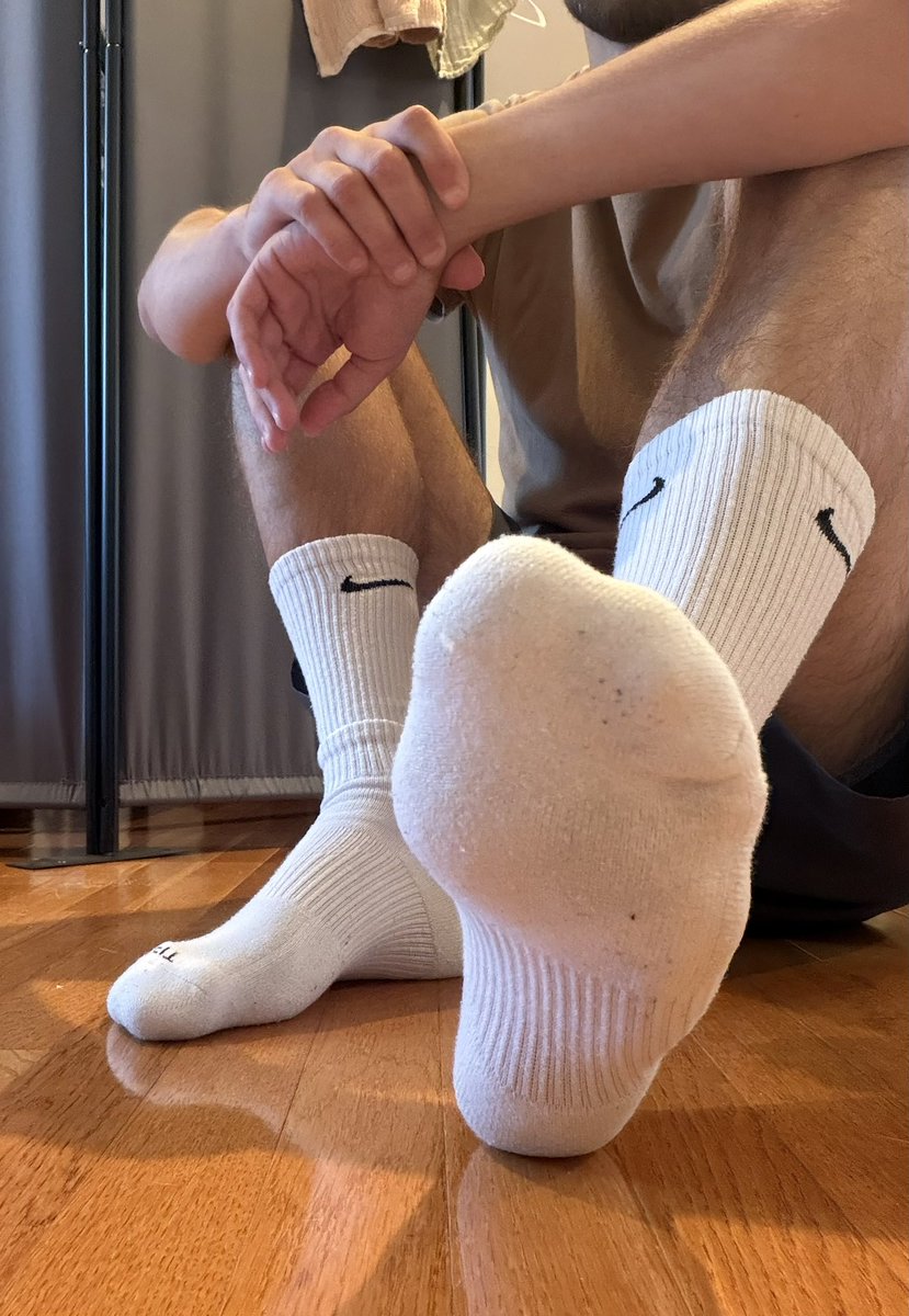 feetbash's tweet photo. Get your face in there #feet #socks #smellysocks #smellyfeet #gaysocks #gayfeet #feetmaster #footmaster #nikesocks https://t.co/kEIeytE51L