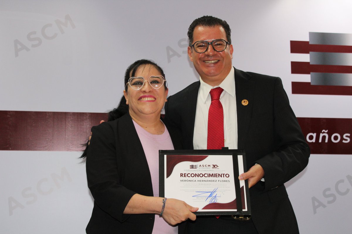auditoriacdmex's tweet photo. En el marco del #30AniversarioASCM, rendimos un especial reconocimiento a las personas servidoras públicas que han dedicado tres décadas de trabajo, compromiso y vocación de servicio a nuestra institución.

Su experiencia, entrega y profesionalismo forman parte de la historia de la ASCM y han contribuido a consolidar la institución que somos hoy.

Celebramos 30 años de vida institucional, pero, sobre todo, reconocemos a quienes han caminado junto a la ASCM desde sus primeros años y han hecho de esta historia también la suya.