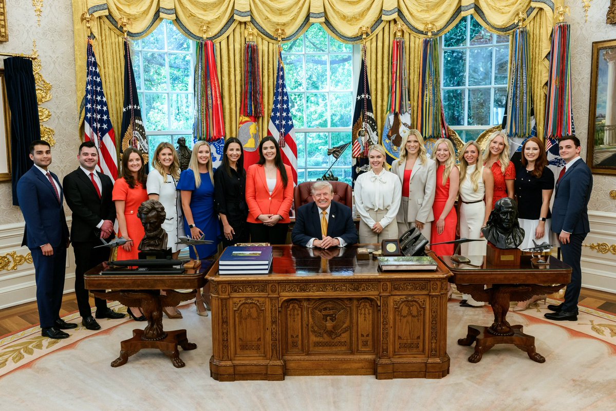 abigailmarone's tweet photo. Today was my last day serving in the Trump Administration. It’s been the honor of a lifetime to work alongside such a talented and hardworking team of American patriots. Truly the best of the best 🇺🇸 https://t.co/Lyf6o5N0HK