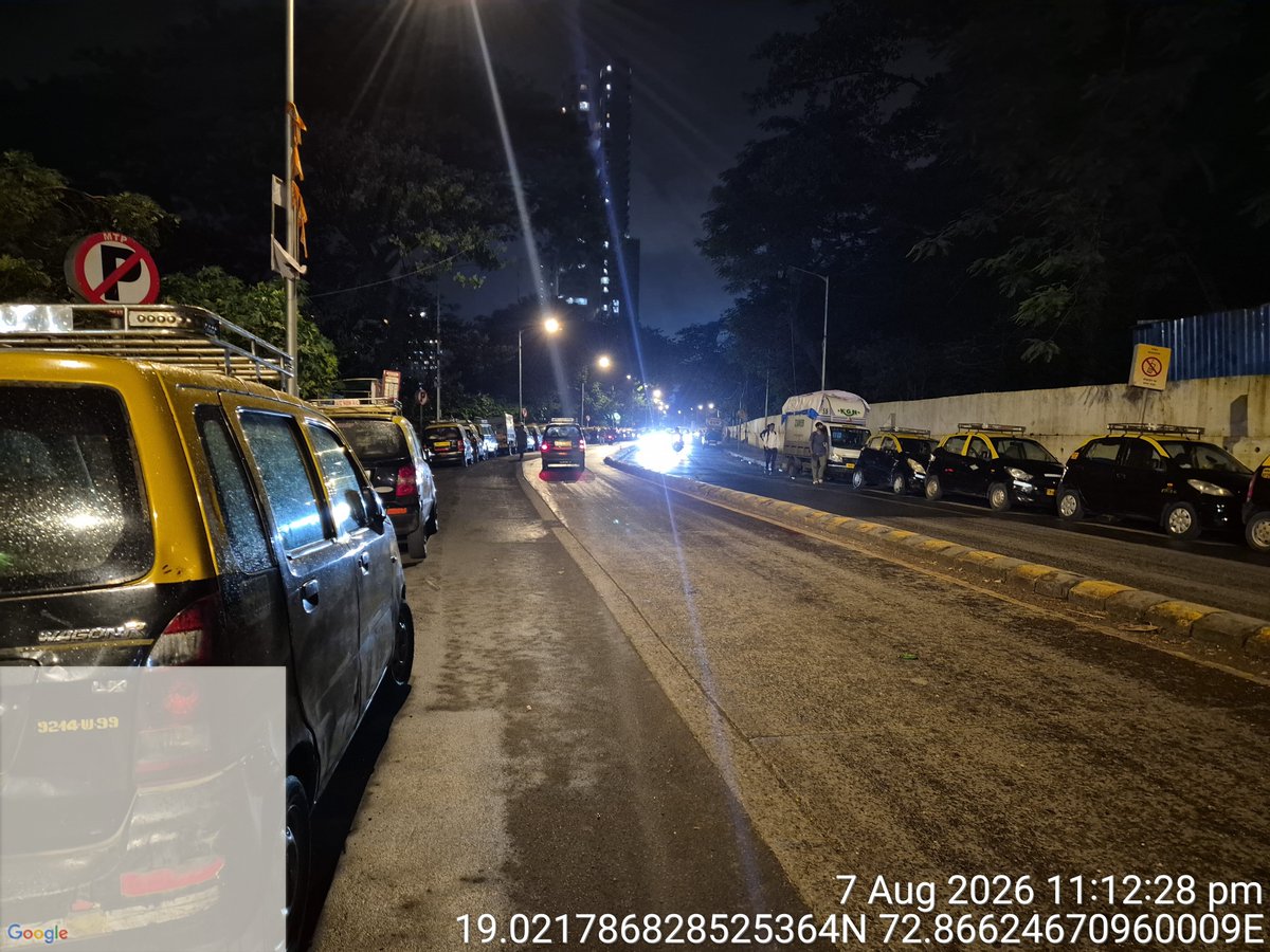 BipinMi73394065's tweet photo. 📢 SIGNIFICANT TRAFFIC DANGER IN WADALA (DAY 62)🚨⚠️📢

More than 600 vehicles are unlawfully parked from Barkat Ali Naka police station to Vidyalankar College in Wadala! 🛑
The taxi mafia has devastated the area. Footpaths and bus stops are completely obstructed. Parking at edge and double parking is normal no fear of Police. It resembles a car parking jungle, rather than Mumbai!
No law and order is being enforced here; it is a jungle raj orchestrated by the Taxi Mafia.
This congestion poses a serious risk of accidents for commuters. Residents are exhausted from lodging complaints with no action taken. Why is there no towing? Why is there no wheel locking? Immediate action is required now⚠️

Local taxi operators claim that the Traffic police are inactive from 11 PM until 7 AM. We can park anywhere without fear of fines or towing.
Is the Mumbai police inactive at night? 

@CPMumbaiPolice
 
@mybmcWardFN
 
@mybmc
 
#Wadala 
#TrafficViolation #MumbaiTraffic

#MumbaiPolice4All

#mumbai
@MLJ_GoI

@AHindinews

@ndtvindia

@richapintoi

@RoadsOfMumbai
 
@traffic_mumbai

@MTPHereToHelp

@DGPMaharashtra
 
@PMOIndia

@Dev_Fadnavis

@nitin_gadkari
 
@dhruv_rathee

@BJP4India 

@CMOMaharashtra
 
@HMOIndia

@amitkilhor

@MNCDFbombay
 
@WadalaCitizens
 
@fpjindia
 
@SafeRoadWadala
 
@mpksnews
 
@sundaysarthak 

@2014Sunny2009 
@Indianinfoguide