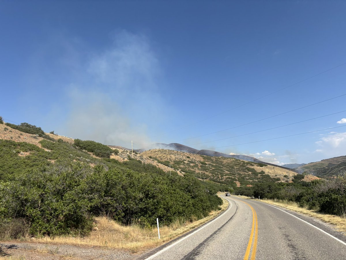 UtahWildfire's tweet photo. 🚨 New Start: Morgan Co. #RockyCanyonFire🚨 off hwy 66 is currently estimated at 8–10 acres and is located northwest of East Canyon Reservoir.

Highway 66 is closed while firefighters work the incident. Ground and air resources are on scene actively suppressing the fire.

Updates will be shared as more information becomes available