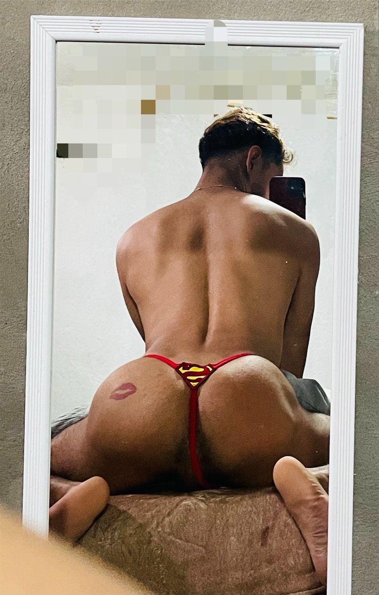 Flaquito2102's tweet photo. Llegó su súper héroe 🦸‍♂️ 🥵😈🫦🍑 https://t.co/pFS5y3yNBQ