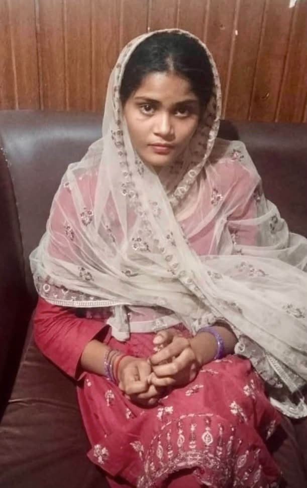 FarazPervaiz3's tweet photo. Faisalabad: A 13-year-old Christian girl, Amber, was abducted, raped, forcibly converted to Islam, and married to Muslim men. Police are not helping her family recover her.

Christian’s are not safe in Pakistan https://t.co/X2gjpfRG5G