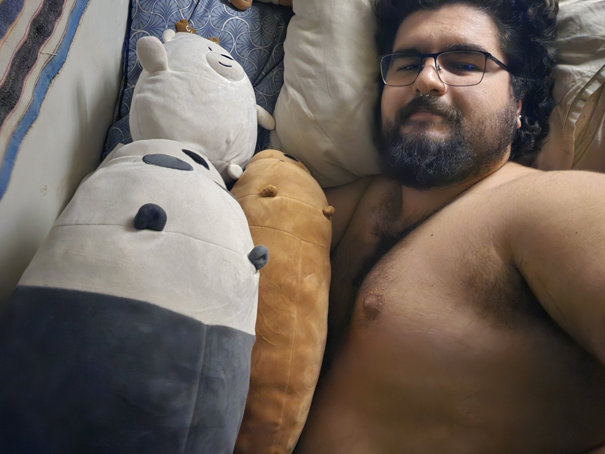StevenTheeBear's tweet photo. Me and my beaws ready for bed :3 #fatfriday https://t.co/8bZqwEFXu7