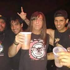 luankct's tweet photo. Quem venceria?

Chaves Metal ou Chaves Metal? https://t.co/WFQbGmBk5V