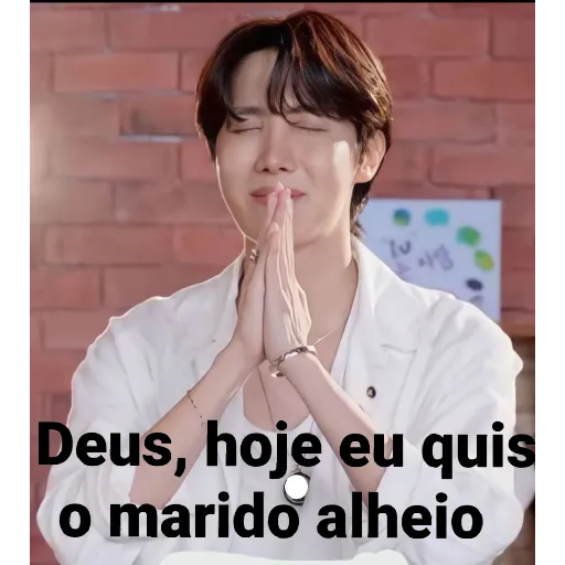 runARMYrun's tweet photo. Mano... Eu tava ouvindo Look Here, que depois o Festa 2021 se tornou uma das minhas favoritas. Aí, qdo começou a parte do Namjoon, imaginei ele cantando igual nesse festa, mas olhando pra mim. Do nada dei um gritinho, fiquei vermelha e meio envergonhada, tapando o rosto! kkkcry https://t.co/7IXwzitNAD